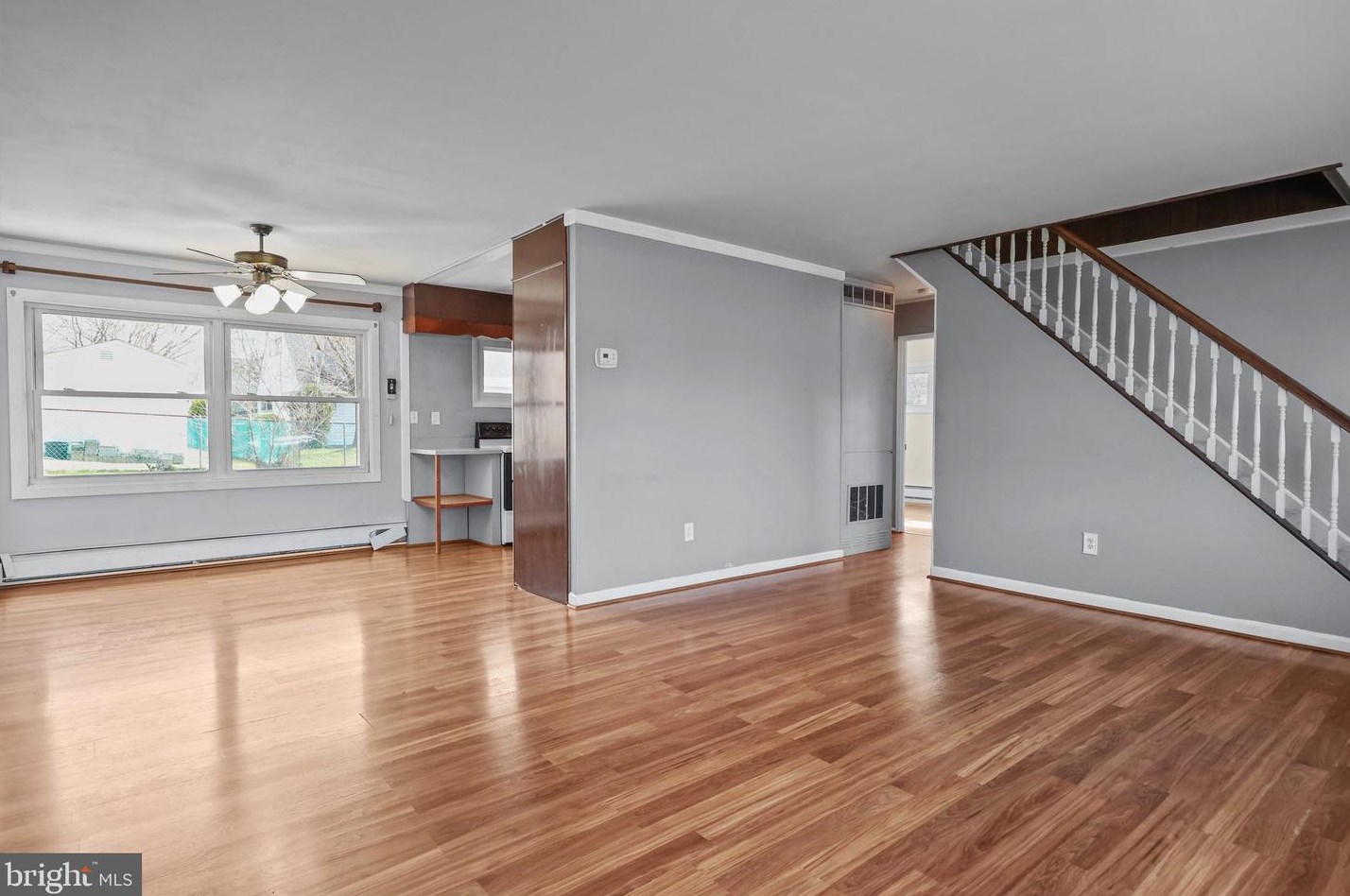 30 Conifer Rd, Levittown PA 19057-1718 exterior