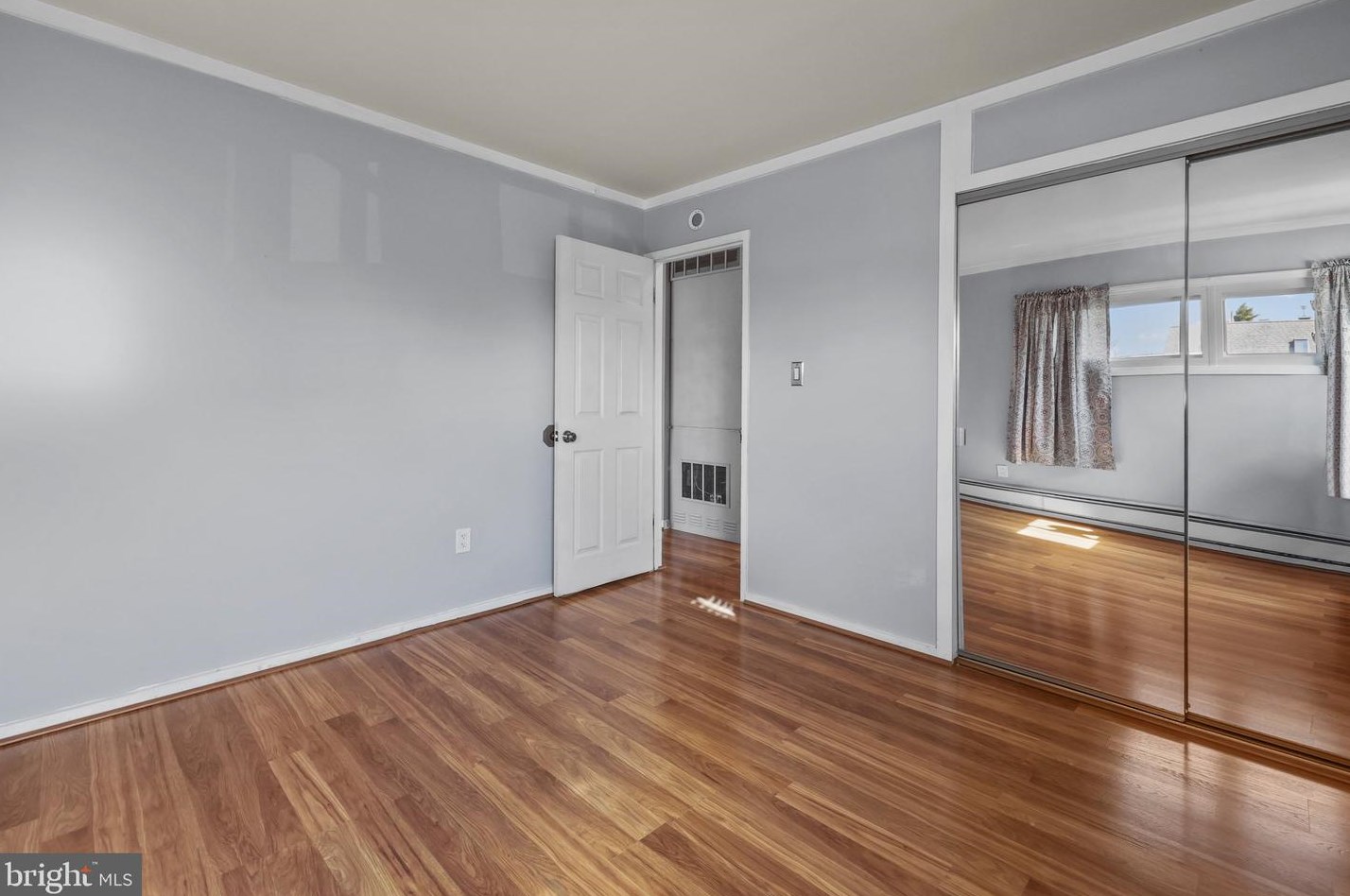 30 Conifer Rd, Levittown PA 19057-1718 exterior