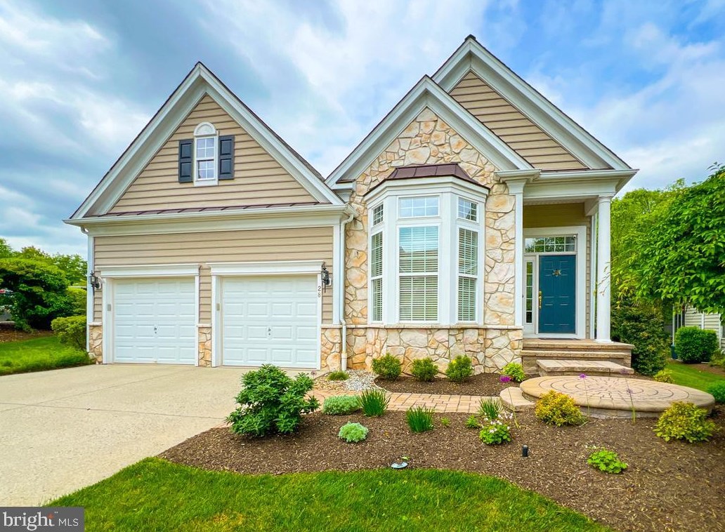 28 Beidler Dr, Washington Crossing, PA 18977-1349
