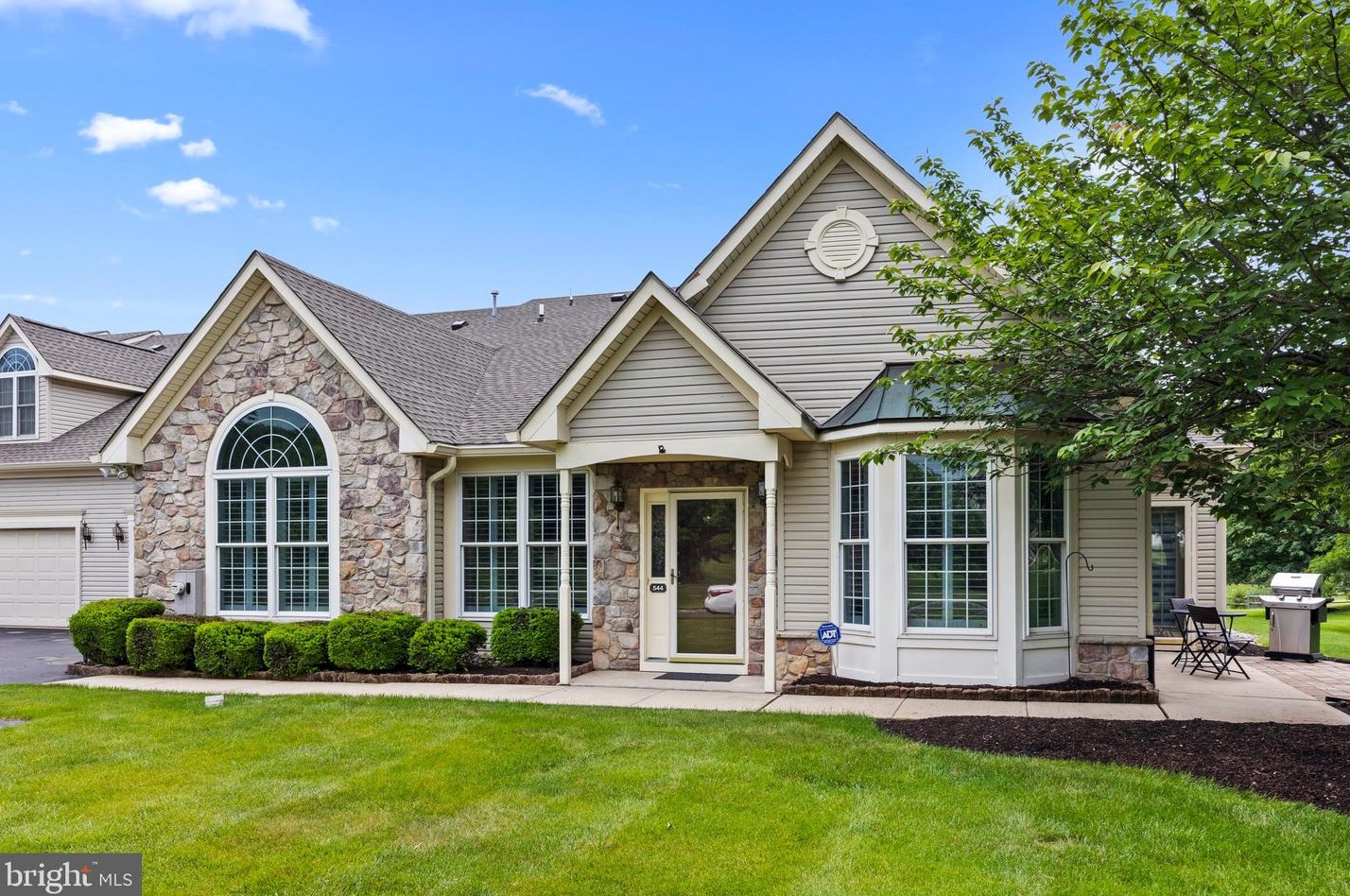 544 Bellflower Rd, Langhorne, PA 19047-1784