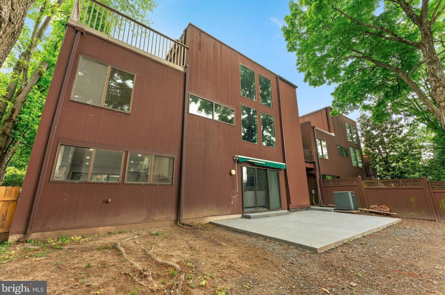 152 Liberty St, Upper Makefield PA 18940-2023 exterior