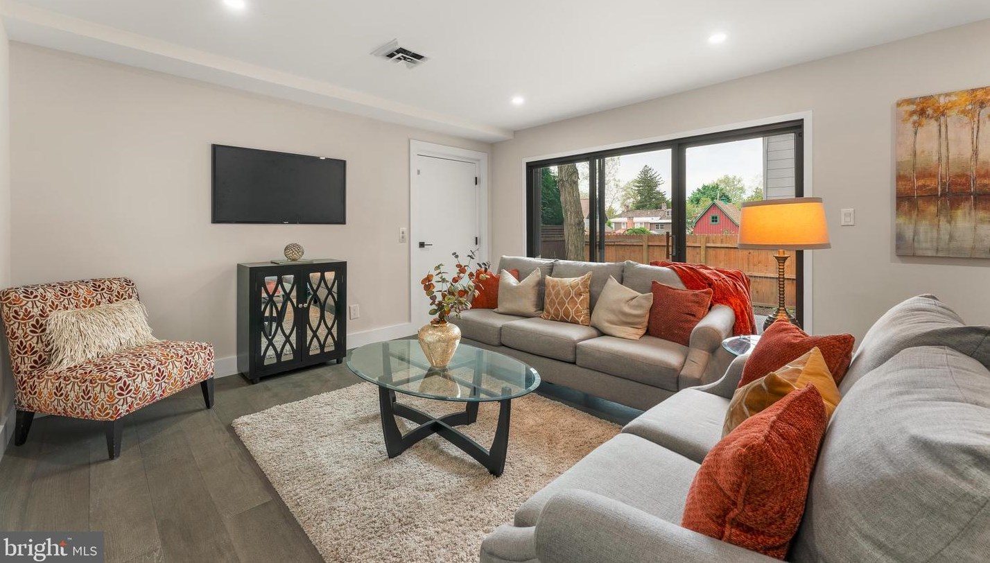 152 Liberty St, Upper Makefield PA 18940-2023 exterior