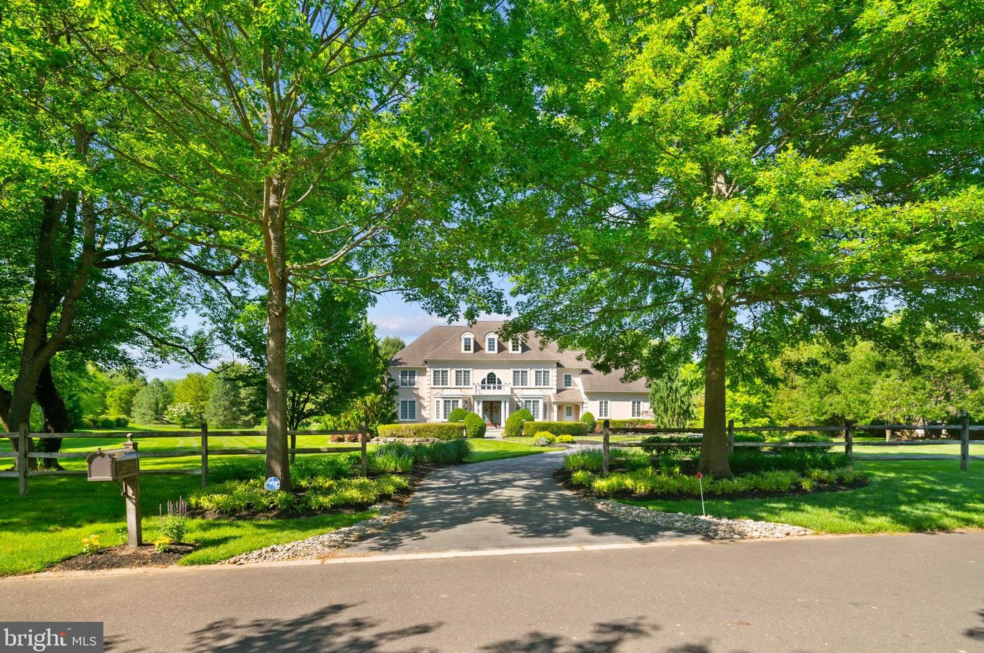 2209 Corson Ln, New Hope, PA 18938-5827