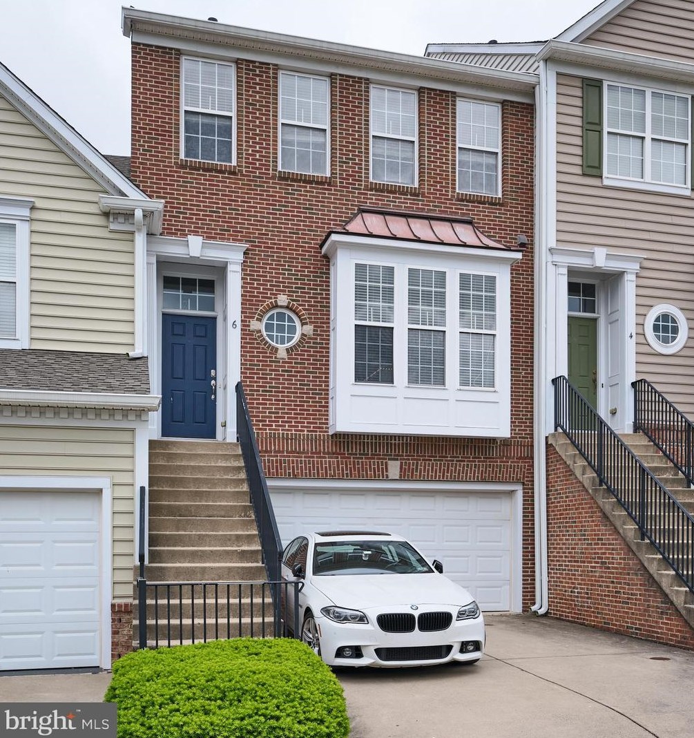 6 Addison Ct, Gardenville, PA