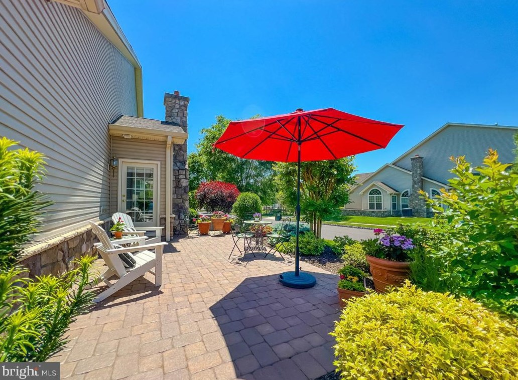 284 Willow Dr, Upper Makefield, PA 18940