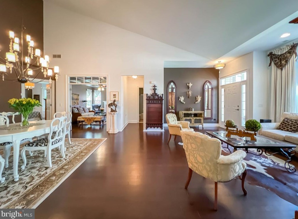 284 Willow Dr, Upper Makefield PA 18940-2453 exterior