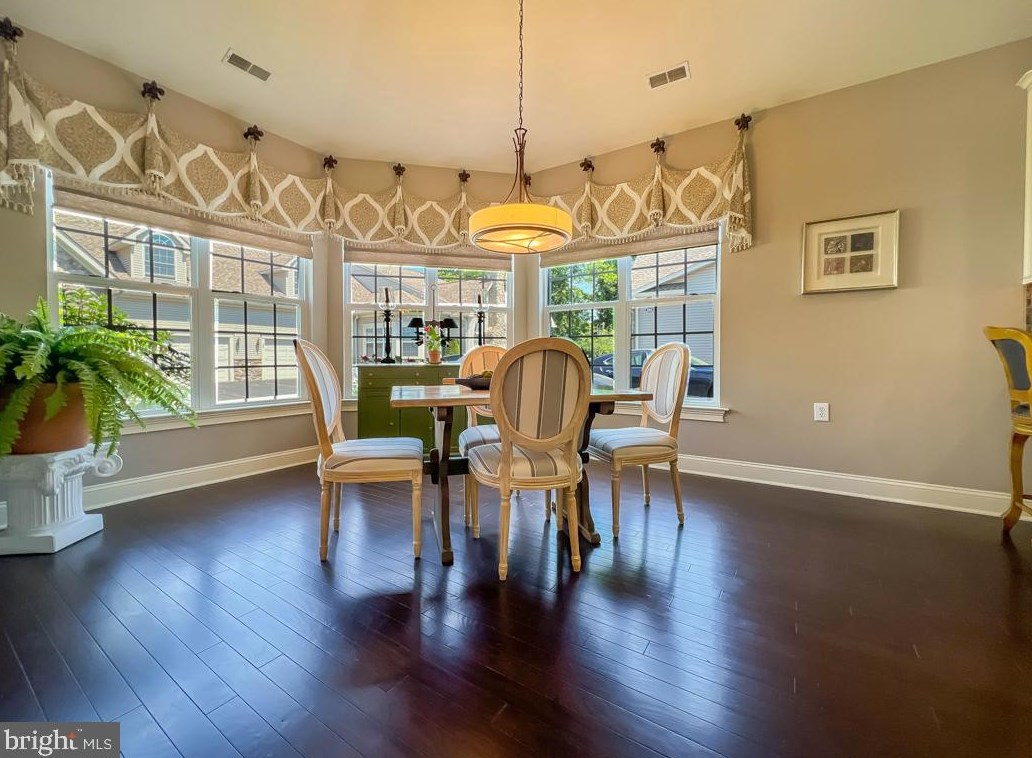 284 Willow Dr, Upper Makefield PA 18940-2453 exterior