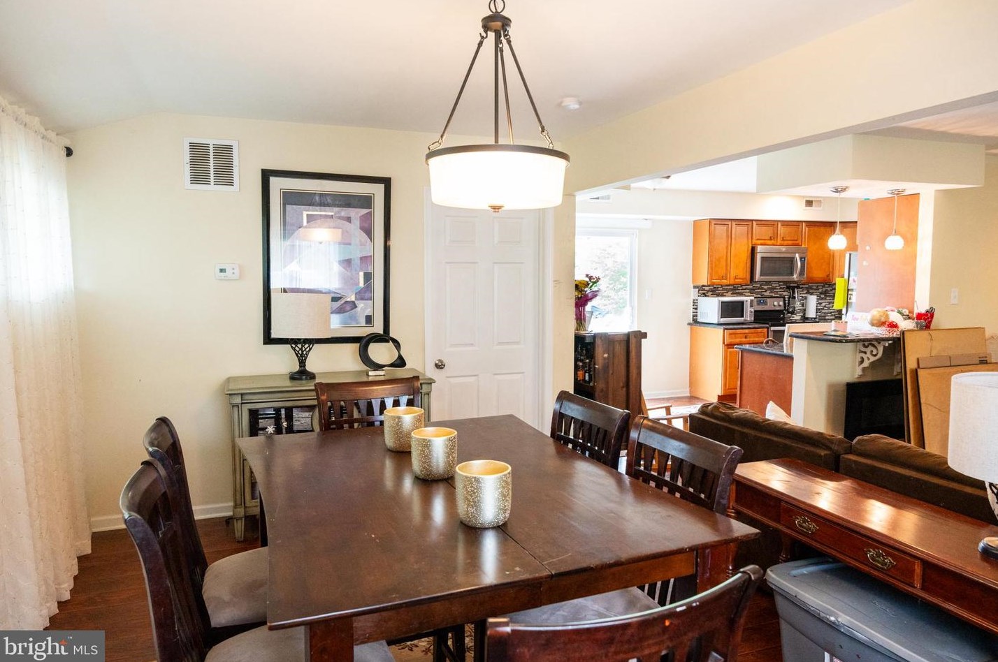 43 Camellia Rd, Levittown PA 19057-1742 exterior