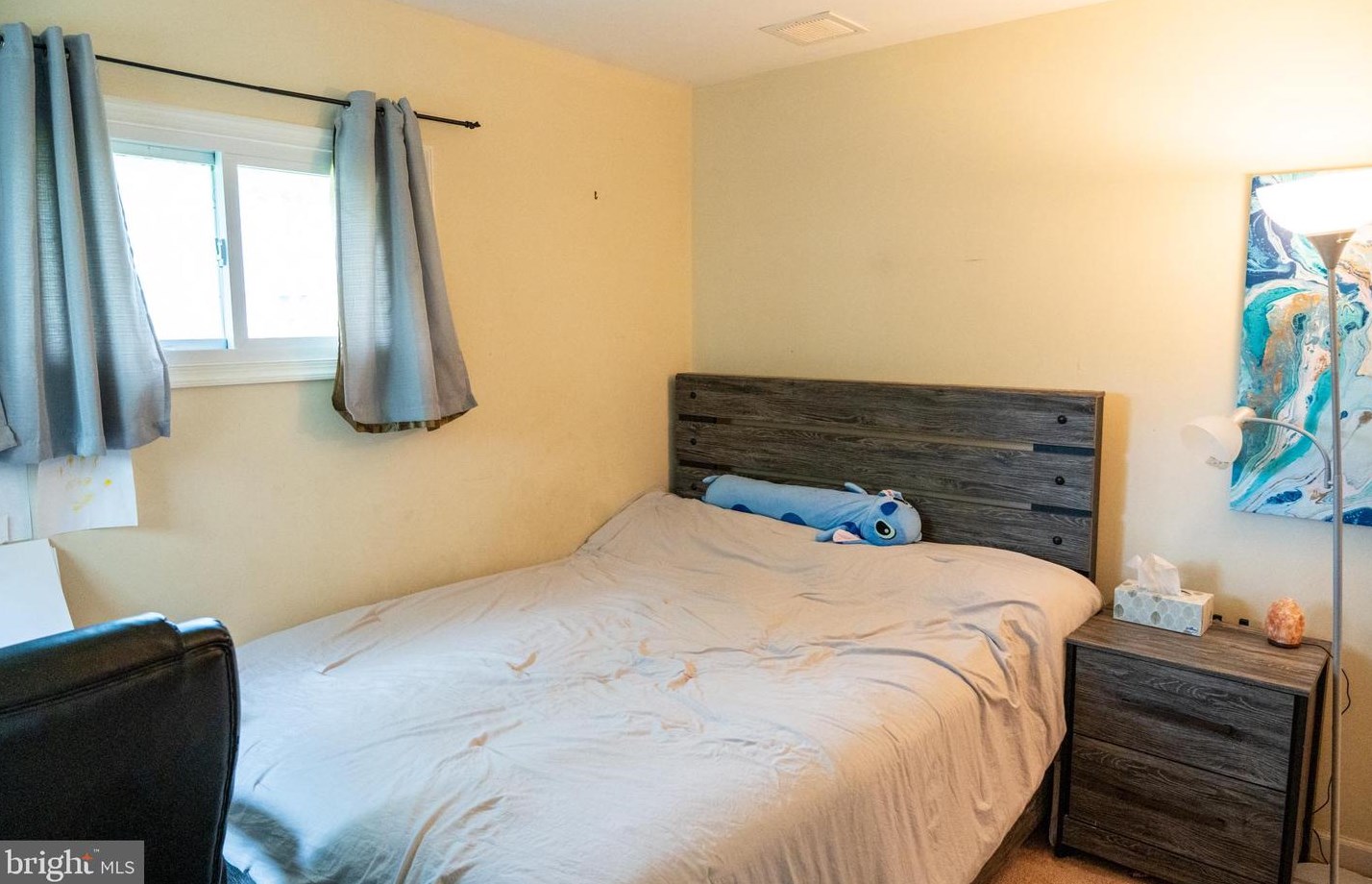 43 Camellia Rd, Levittown PA 19057-1742 exterior