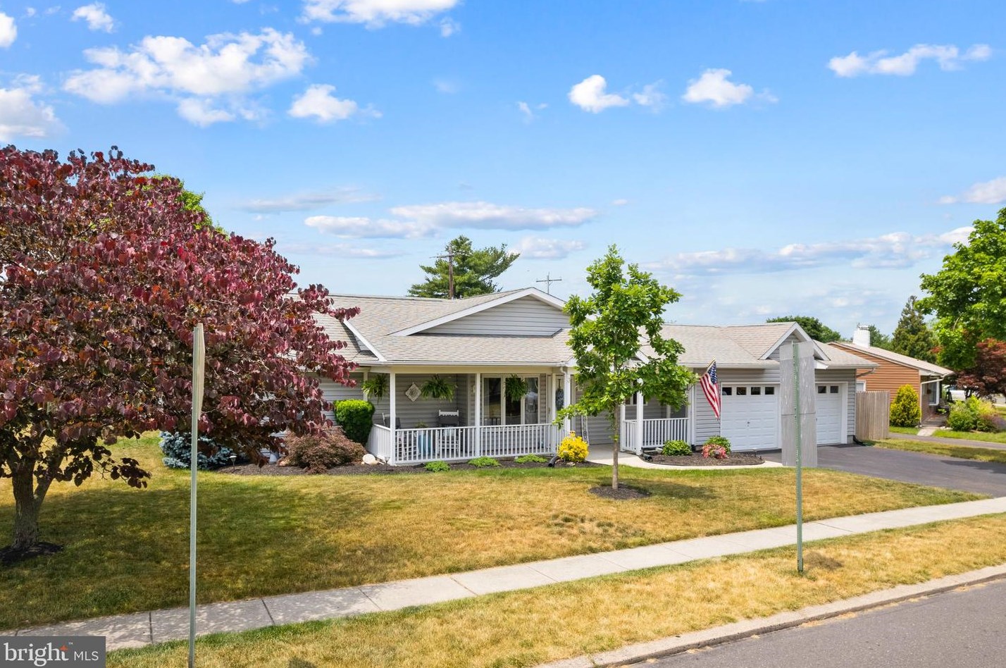 3 Pleasant Ln, Levittown PA  19054-3711 exterior