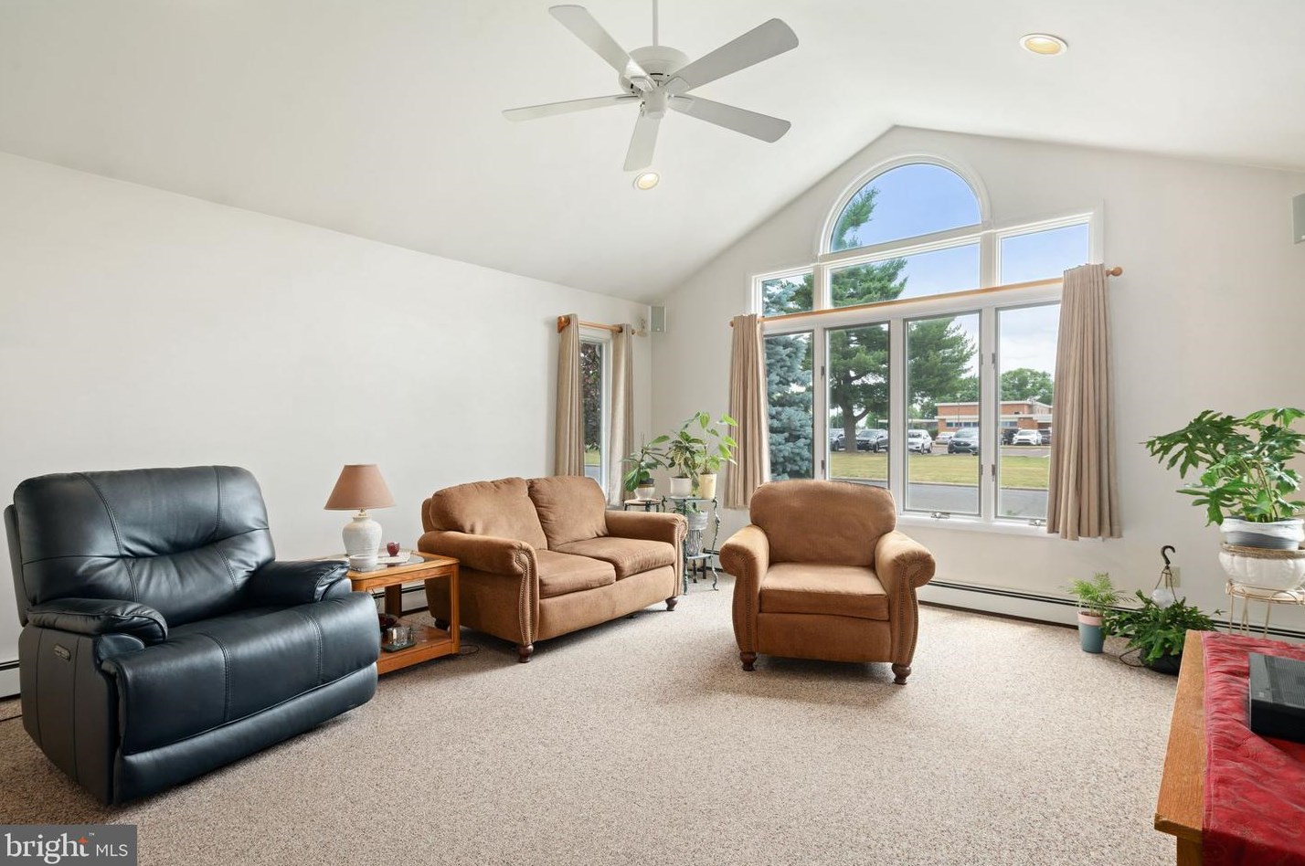 3 Pleasant Ln, Levittown PA  19054-3711 exterior