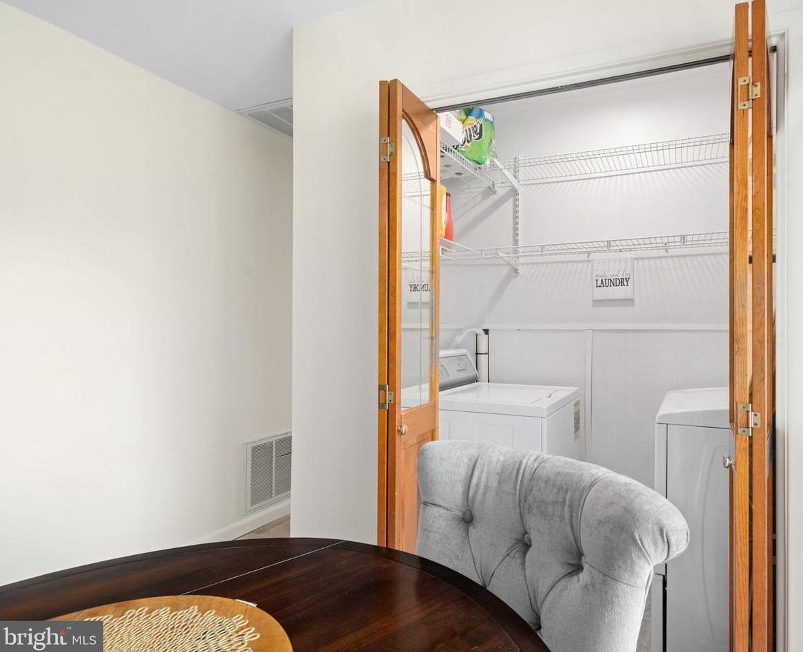 3 Pleasant Ln, Levittown PA  19054-3711 exterior