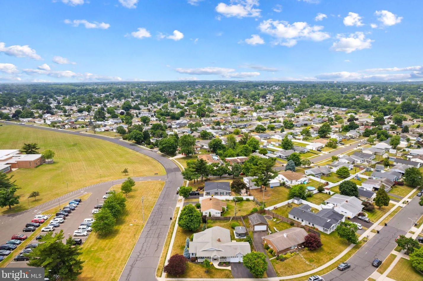 3 Pleasant Ln, Levittown PA  19054-3711 exterior