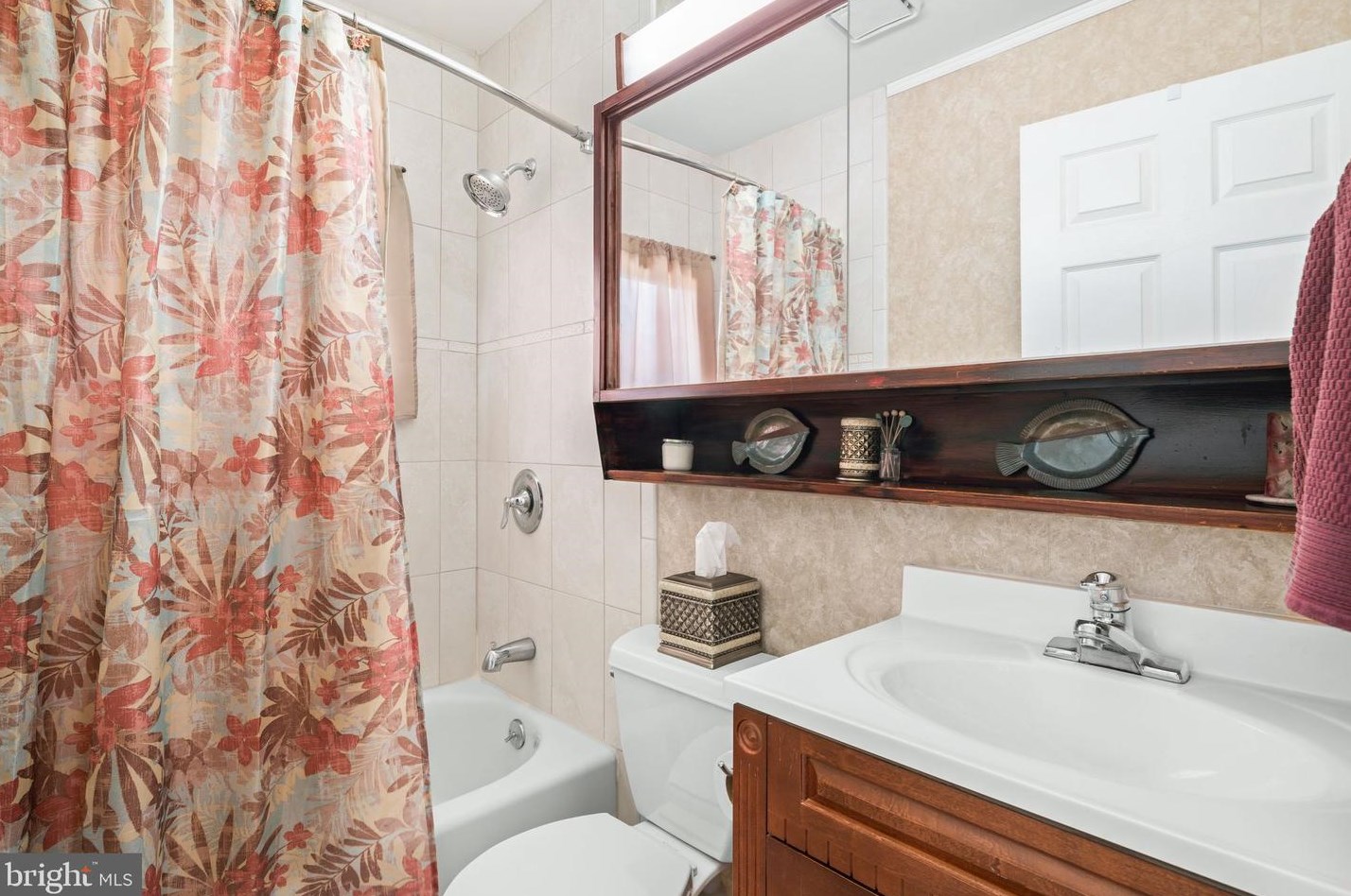 3 Pleasant Ln, Levittown PA  19054-3711 exterior