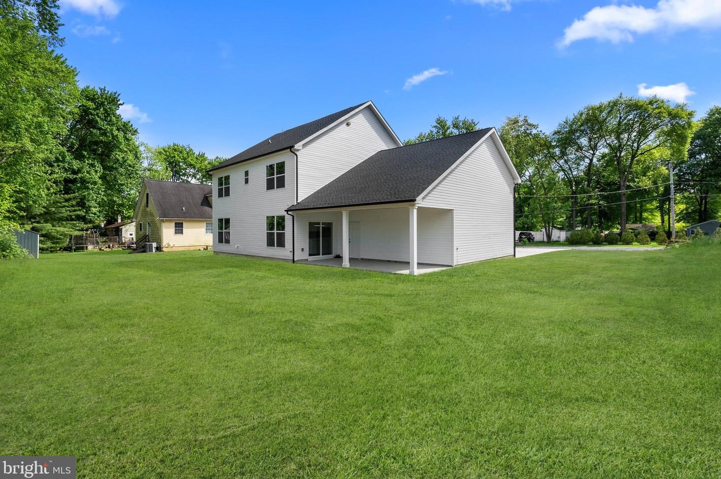 825 Elm Ave, Langhorne PA  19047-5947 exterior
