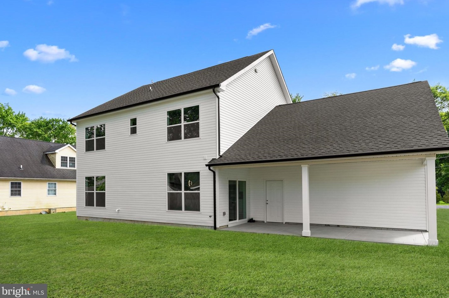 825 Elm Ave, Langhorne PA  19047-5947 exterior
