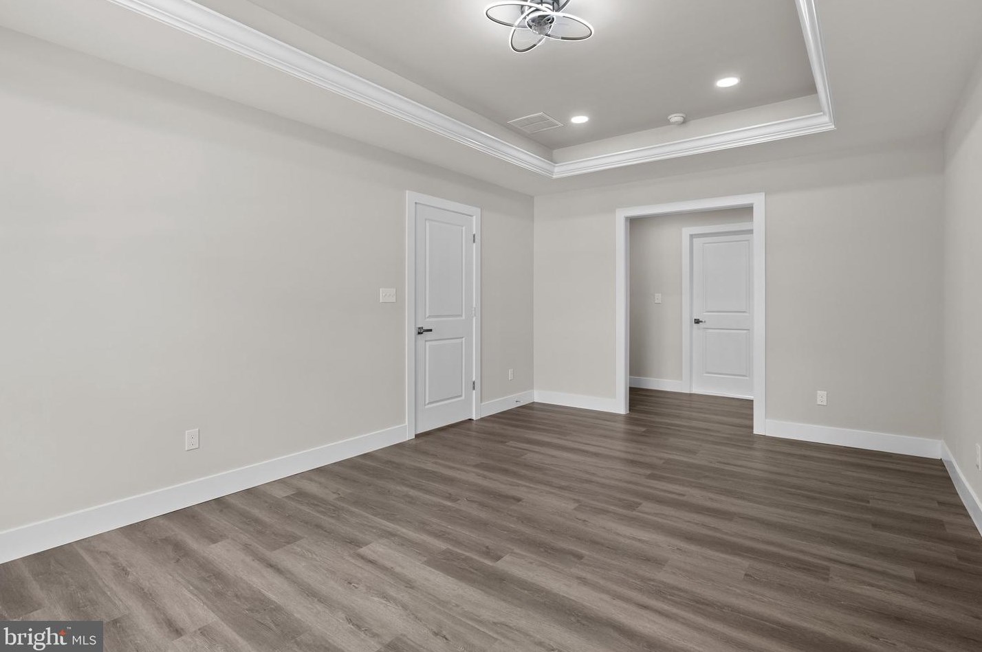 825 Elm Ave, Langhorne PA  19047-5947 exterior