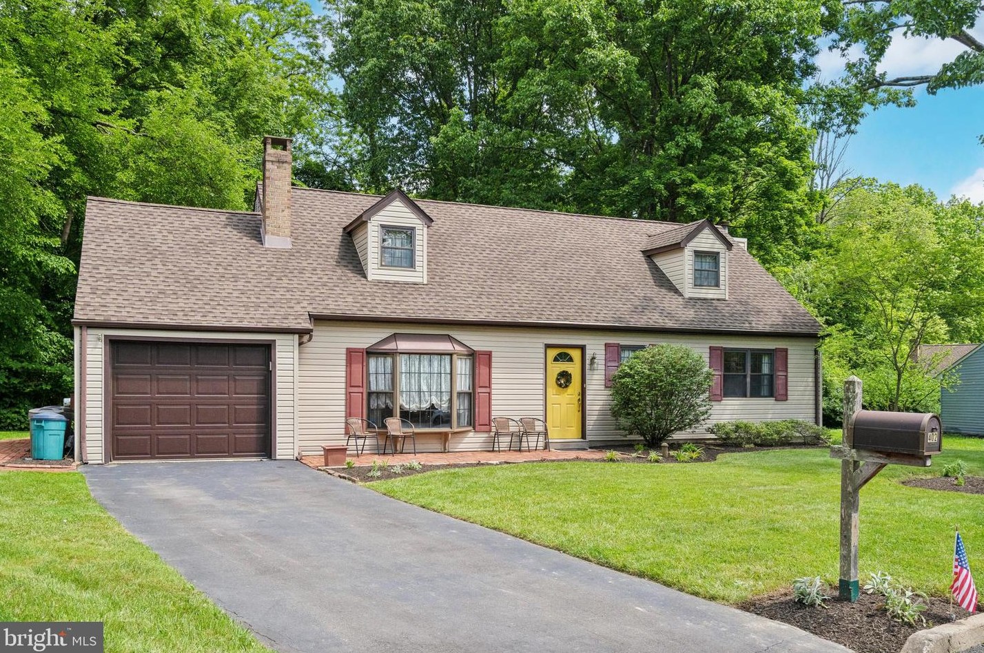402 Robin Cir, Langhorne, PA 19047-2738