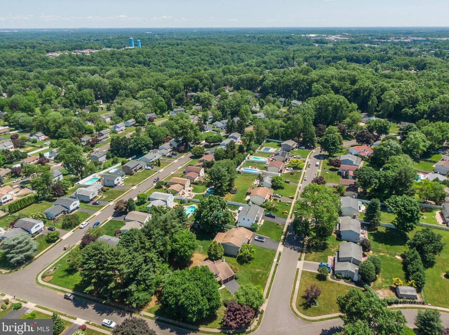 700 Hunter Dr, Langhorne, PA 19053