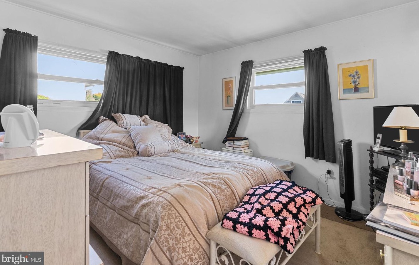 23 Tinsel Rd, Levittown PA 19056-1563 exterior