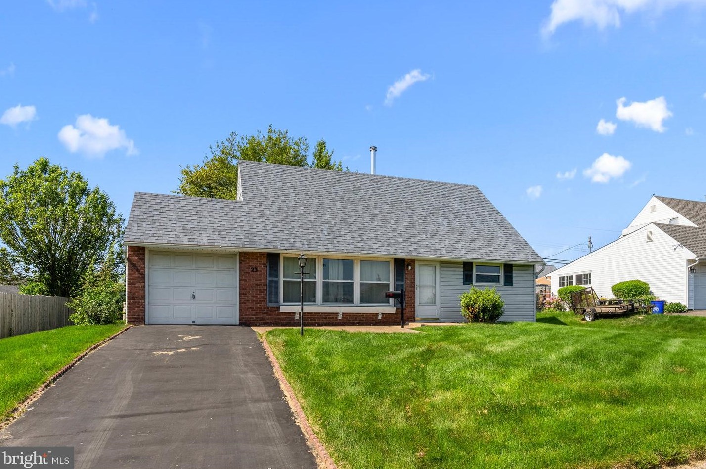 23 Tinsel Rd, Levittown PA 19056-1563 exterior
