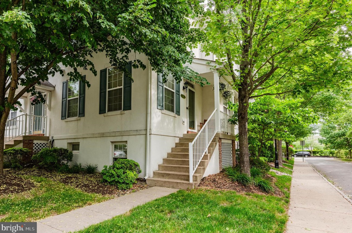 302 Lantern Dr #108, Gardenville, PA 18901