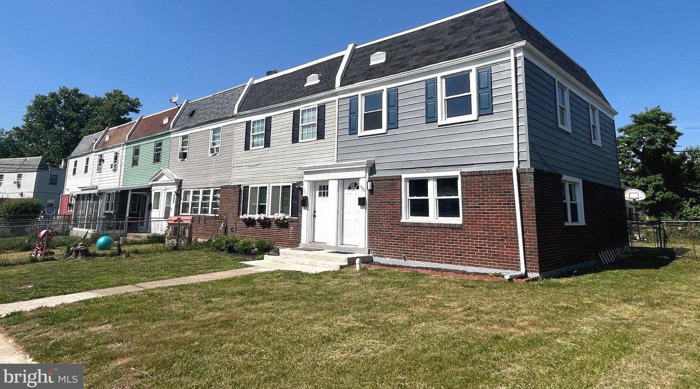 2422 Airacobra St, Levittown, PA 19057-4106