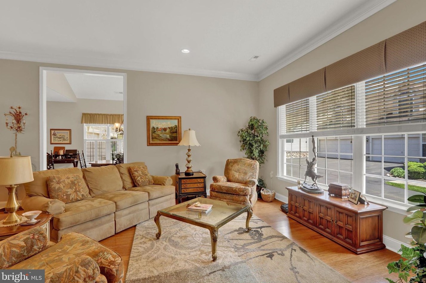 264 Willow Dr, Upper Makefield PA 18940-2447 exterior