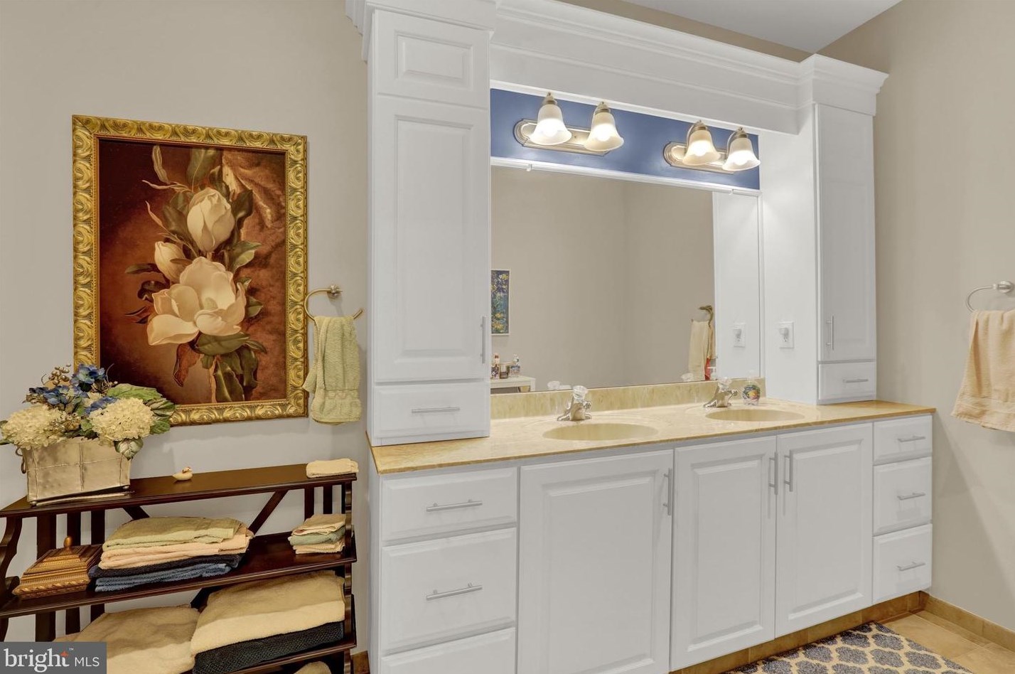 264 Willow Dr, Upper Makefield PA 18940-2447 exterior