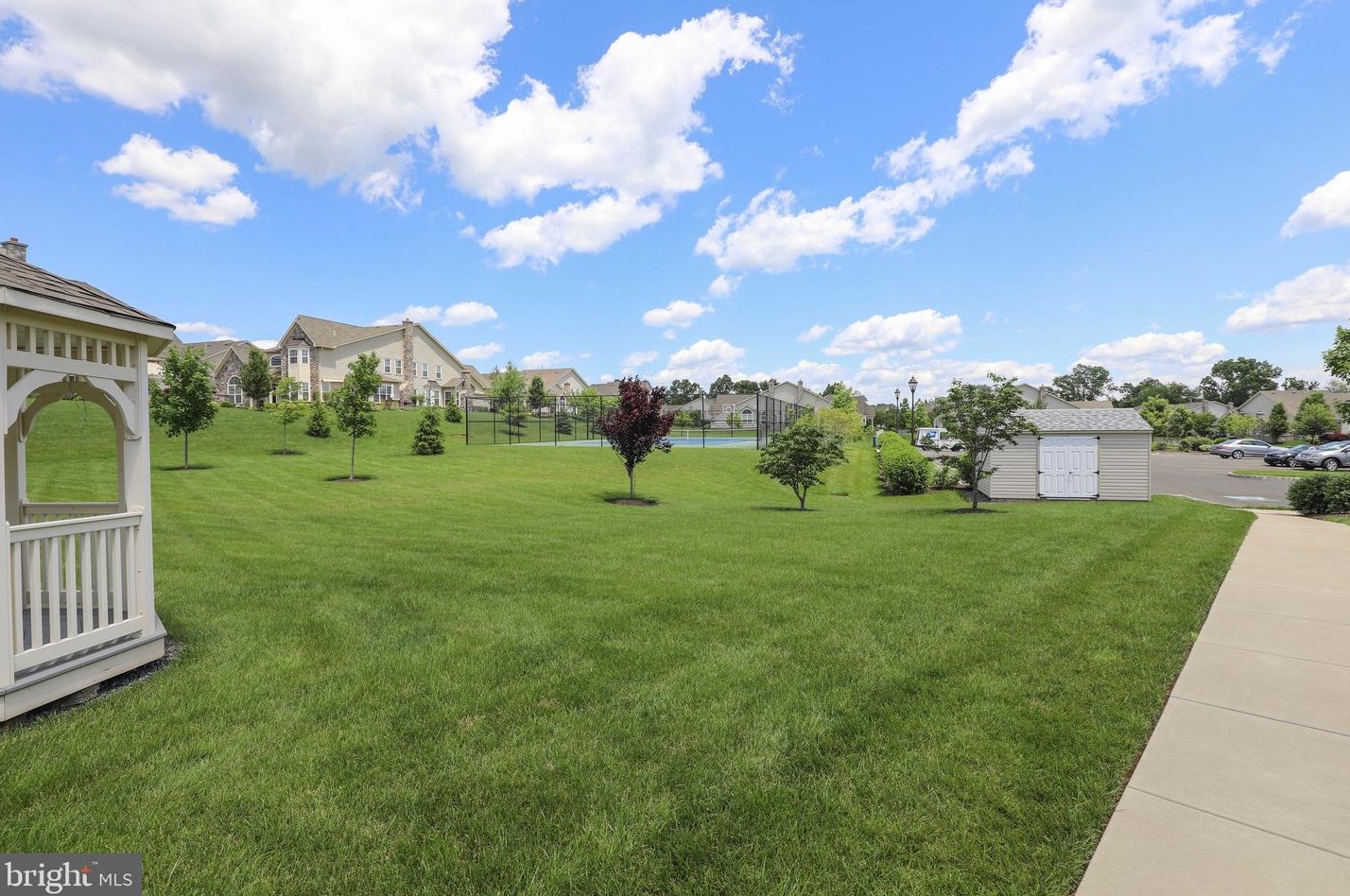 264 Willow Dr, Upper Makefield PA 18940-2447 exterior