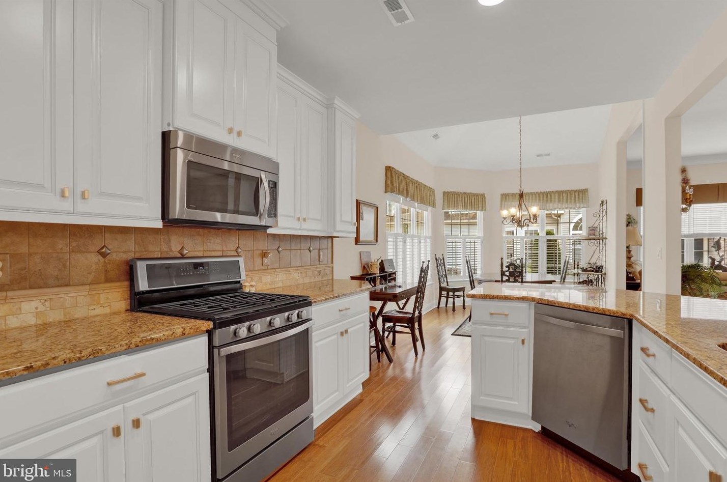 264 Willow Dr, Upper Makefield PA 18940-2447 exterior