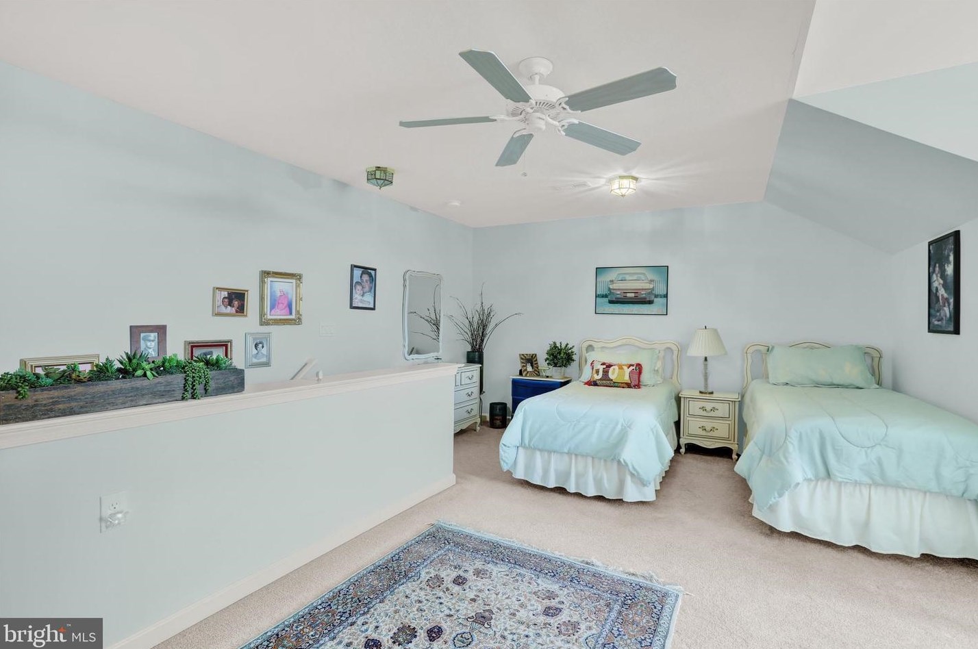 264 Willow Dr, Upper Makefield PA 18940-2447 exterior