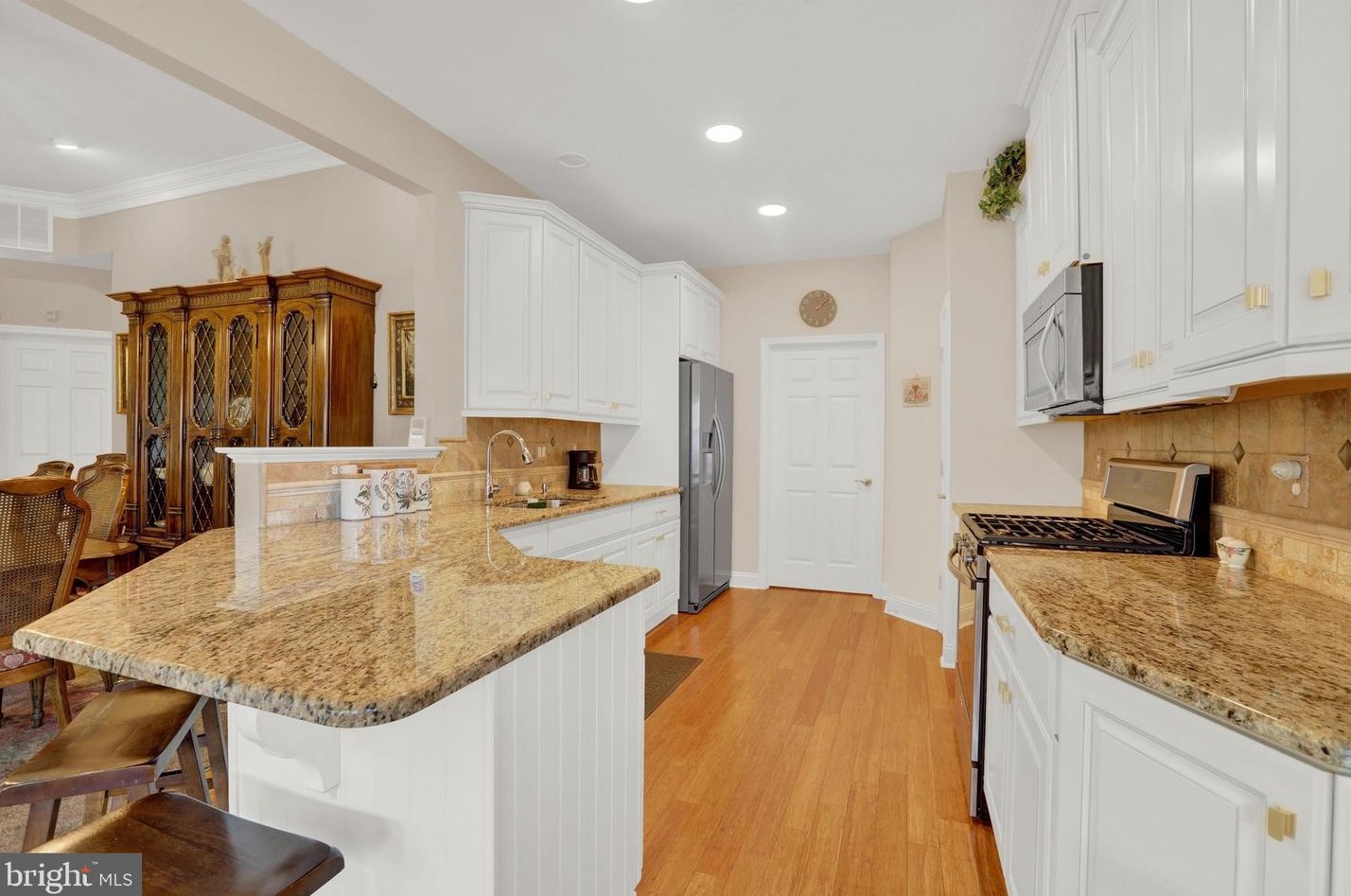 264 Willow Dr, Upper Makefield PA 18940-2447 exterior