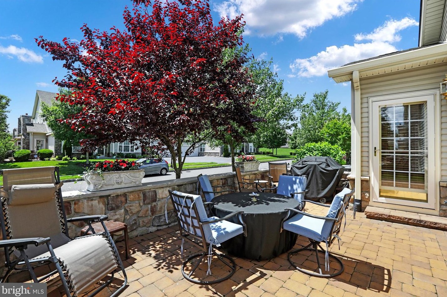 264 Willow Dr, Upper Makefield PA 18940-2447 exterior