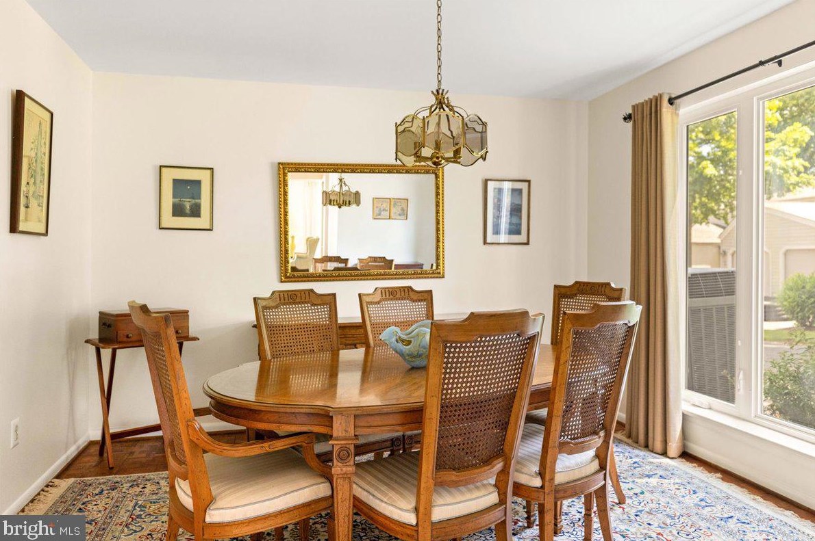 130 Westbury Ct, Gardenville, PA