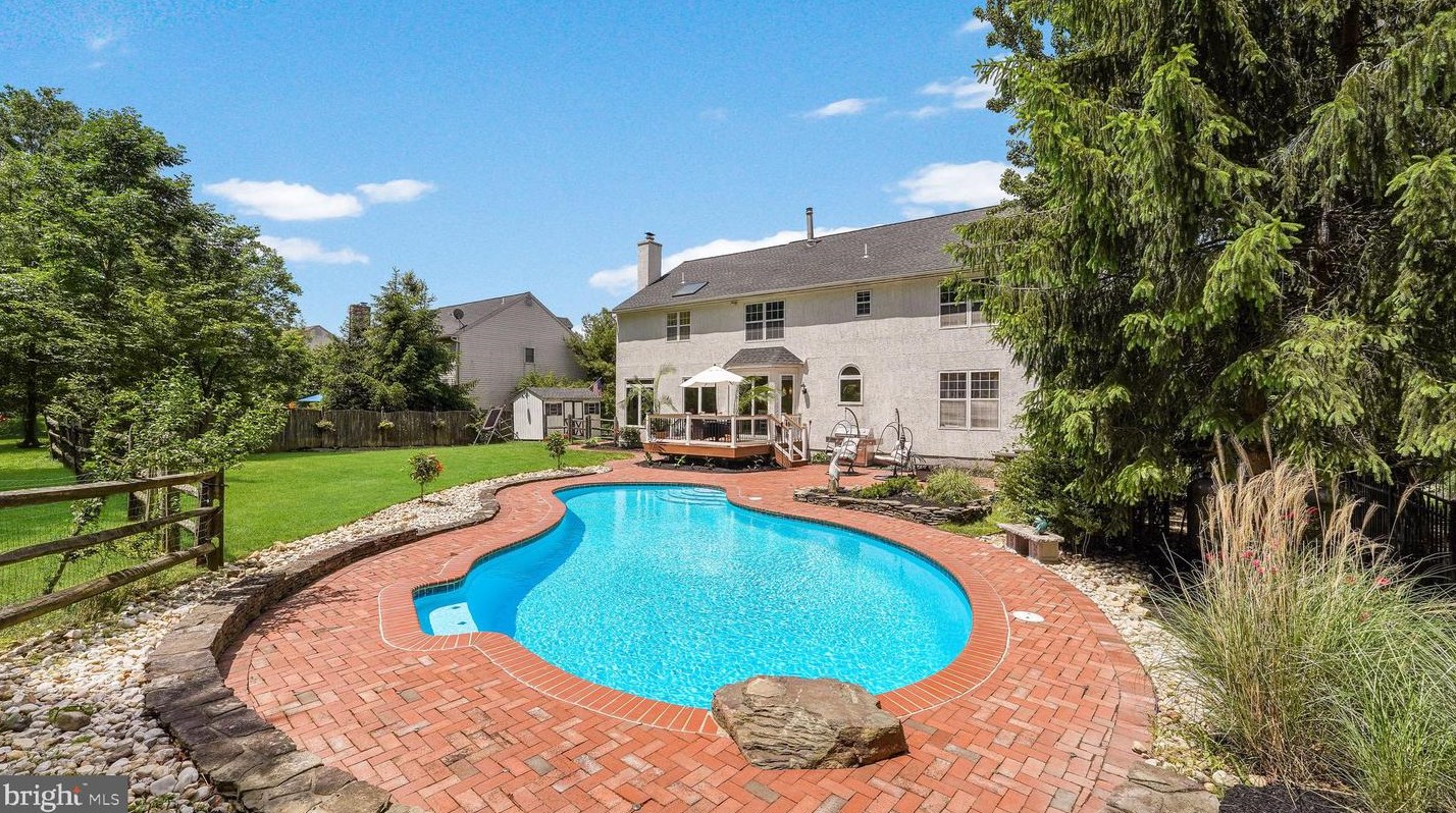 5465 Richie Ct, Pipersville, PA 18947