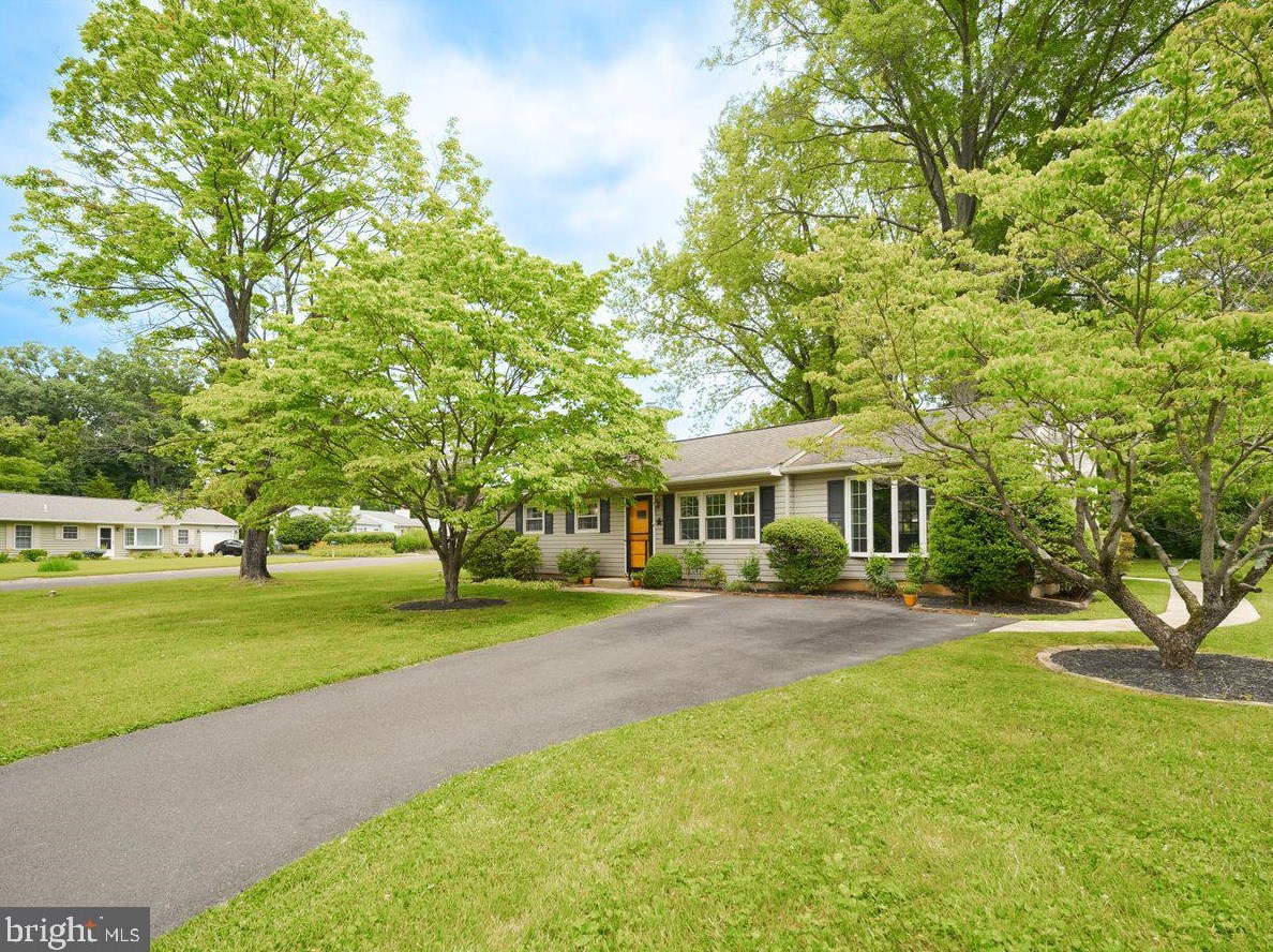 91 Vine St, Gardenville, PA