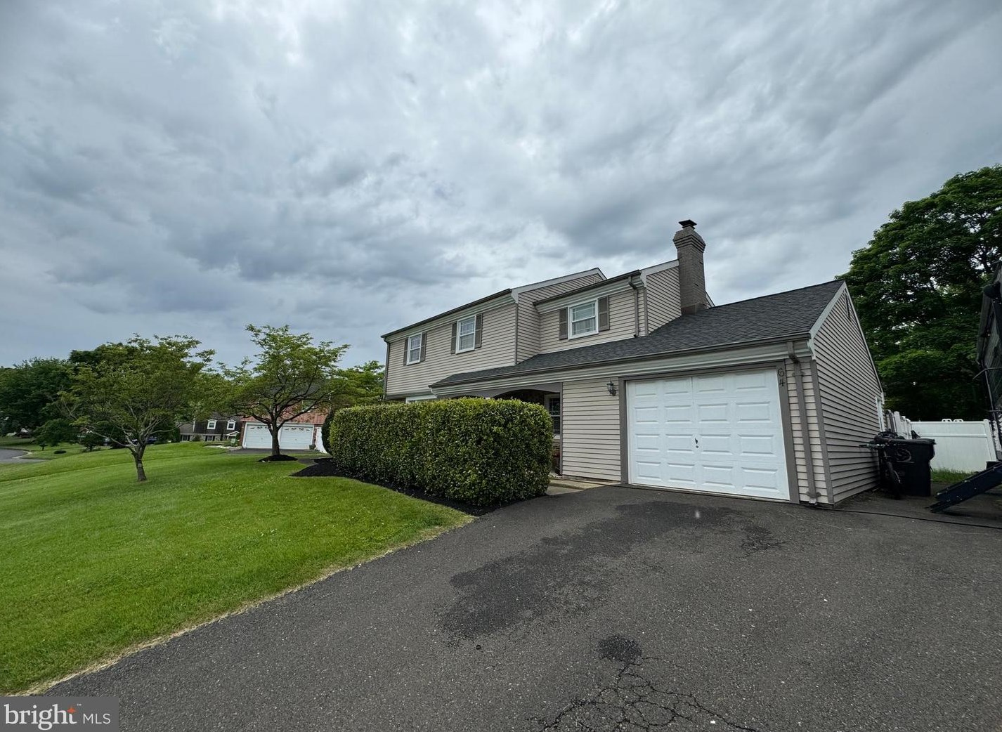 64 Wooden Bridge Rd, Southampton, PA 18966-2248