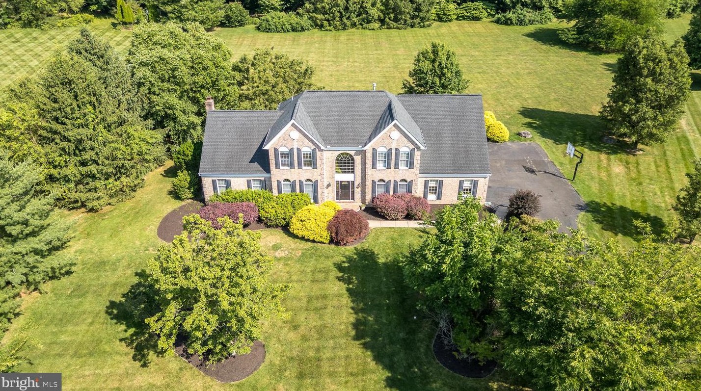 4681 Dickinson Way, Gardenville, PA 18902