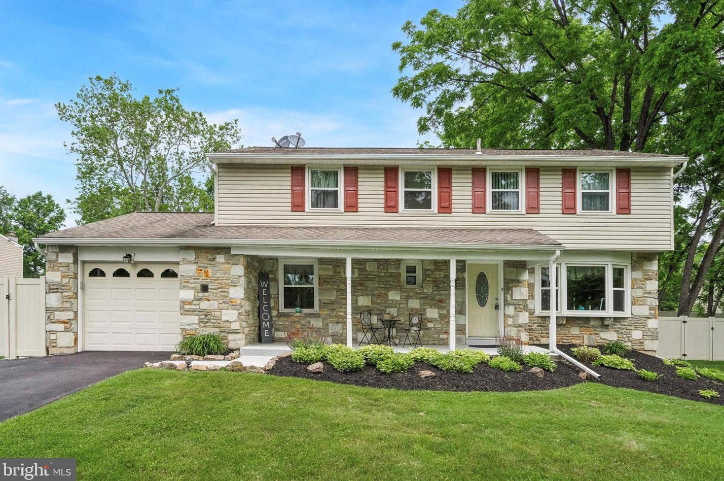 8 Frog Hollow Rd, Southampton, PA 18966