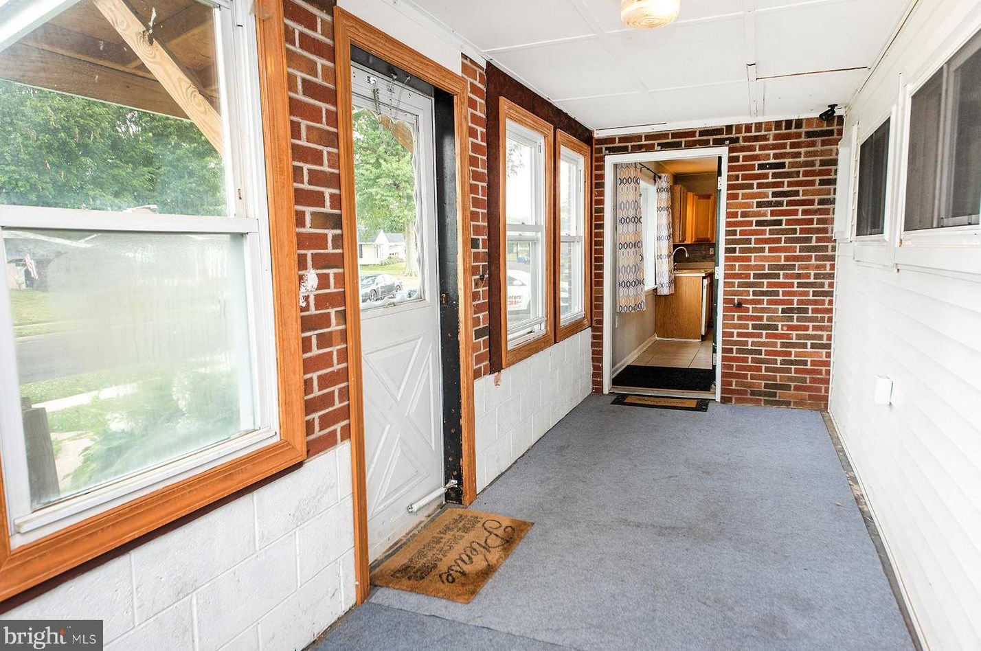 28 Teaberry Ln, Levittown, PA 19054-2208