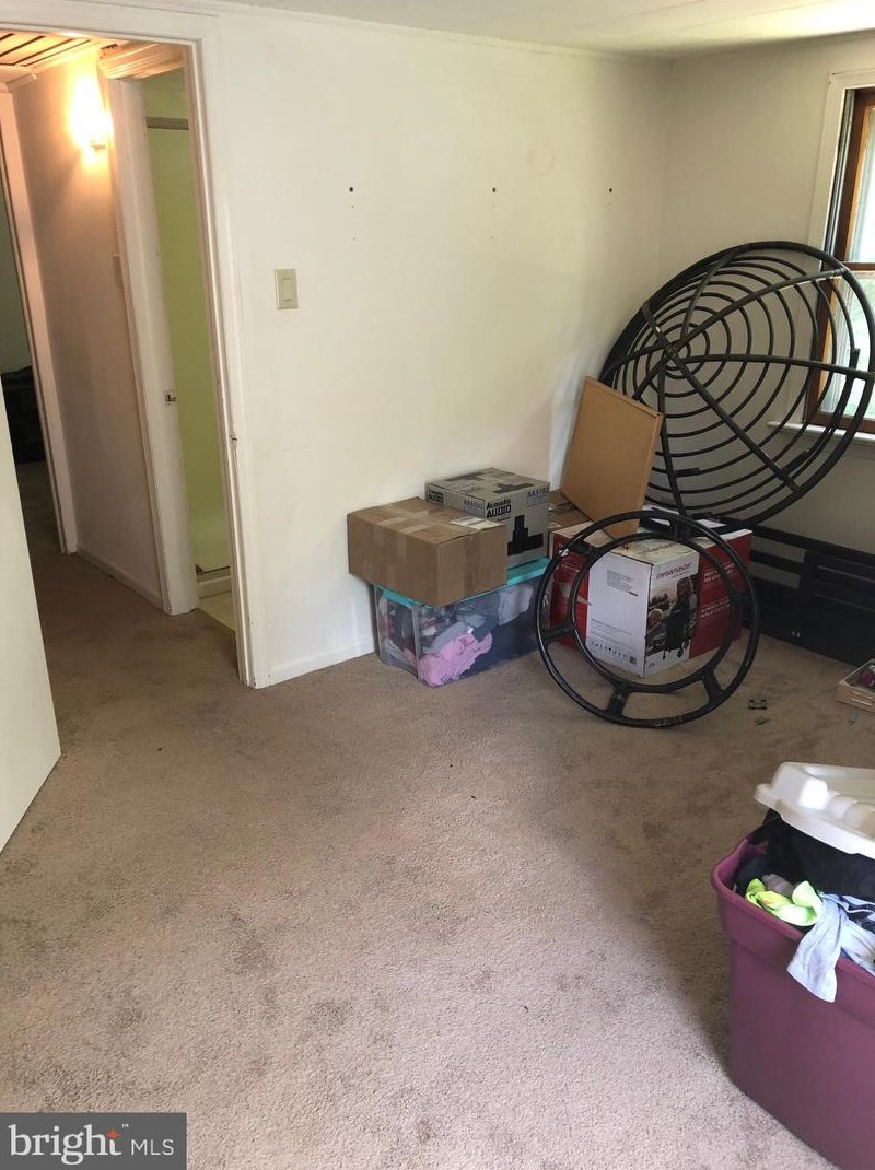 92 Penn Ln, Levittown PA 19054-2513 exterior