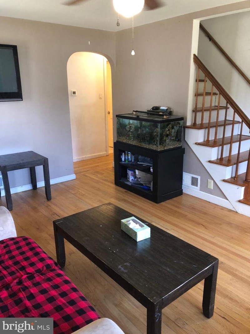 92 Penn Ln, Levittown PA 19054-2513 exterior