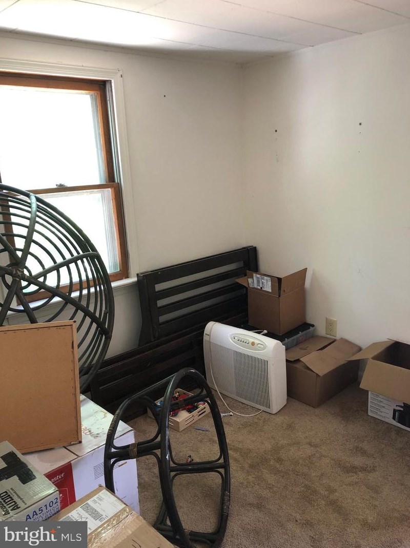 92 Penn Ln, Levittown PA 19054-2513 exterior