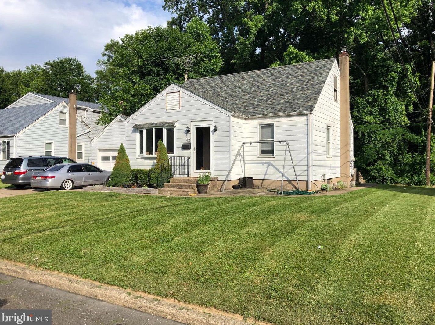 92 Penn Ln, Levittown, PA 19054-2513