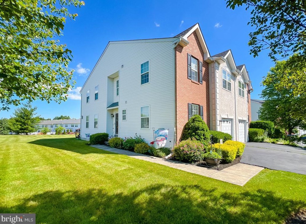 129 Glenwood Dr, Sellersville, PA 18960-2849