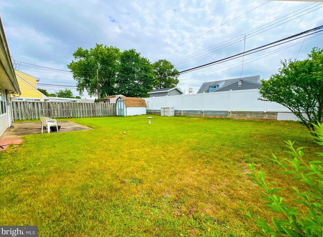 88 Kraft Ln, Levittown PA  19055-2412 exterior