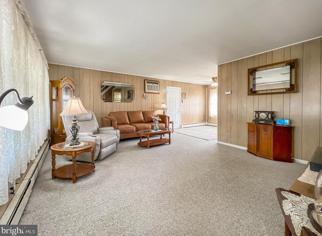 88 Kraft Ln, Levittown PA  19055-2412 exterior