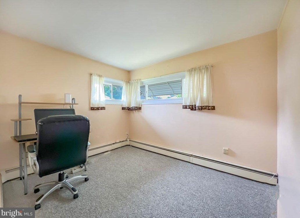 88 Kraft Ln, Levittown PA  19055-2412 exterior