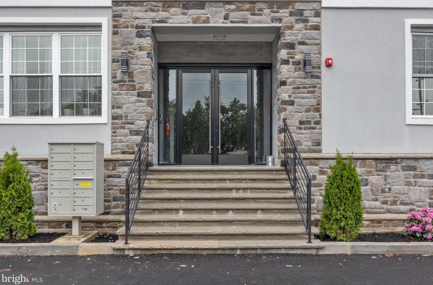 418 Jefferson Ave, Edgely PA  19007-3998 exterior